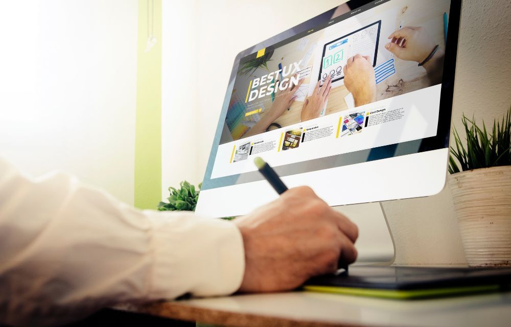 ¿Cómo arrastrar y soltar elementos en mi sitio web para crearlo en minutos?