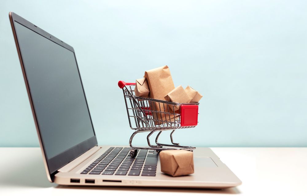 ¿Cómo puedo convertir visitantes en clientes a través de estrategias de venta en línea?
