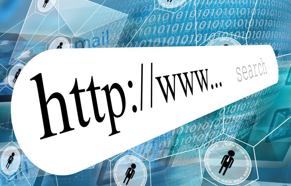 ¿Qué es un dominio y cómo se relaciona con el web hosting?