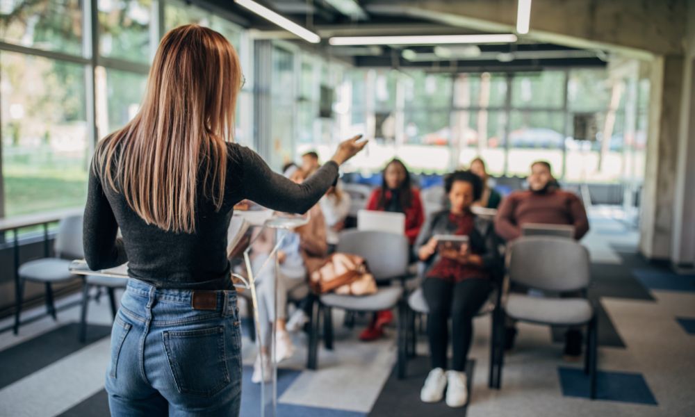 Cómo ganar dinero como coach de vida o negocio