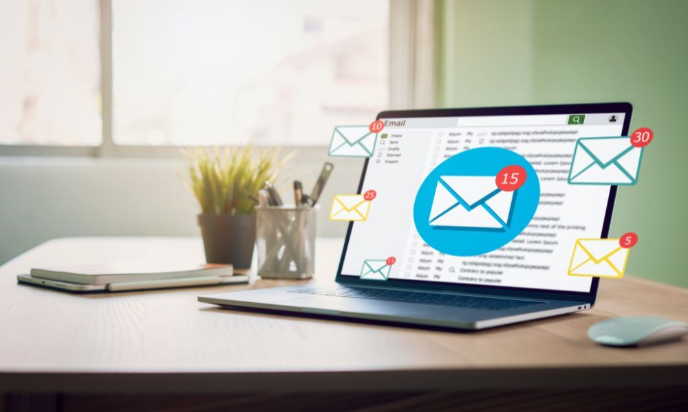 ¿Qué tácticas puedo usar para mejorar la tasa de apertura de mis correos electrónicos?