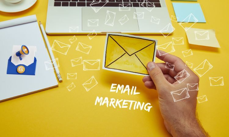 ¿Qué tácticas puedo usar para aumentar la interacción en mis campañas de email marketing?
